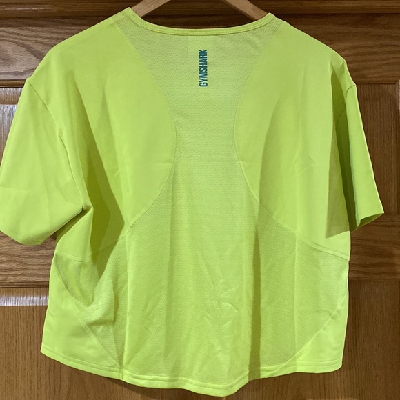 Gym shark crop size Medium - Picture 2 of 4